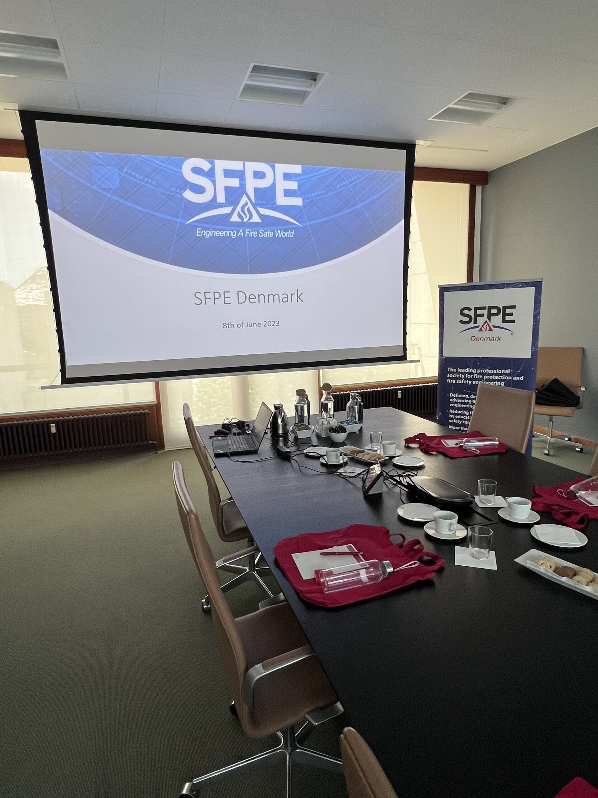 Arrangement: Facadens treenighed